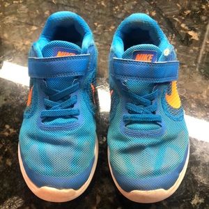 Boys Nike tennis shoes